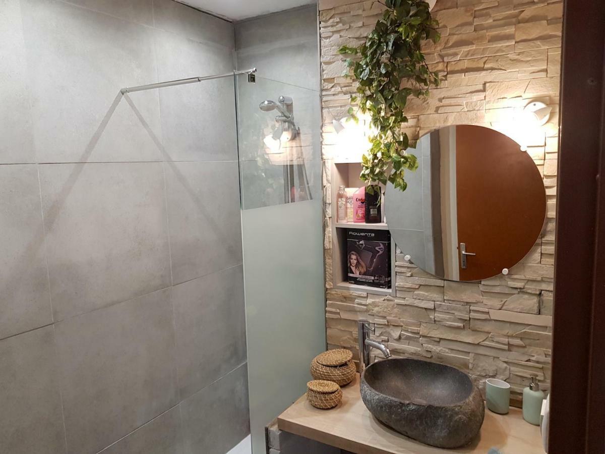 Au Petit Thai - T2 Avec Balcon - Montpellier Centre Apartman Kültér fotó